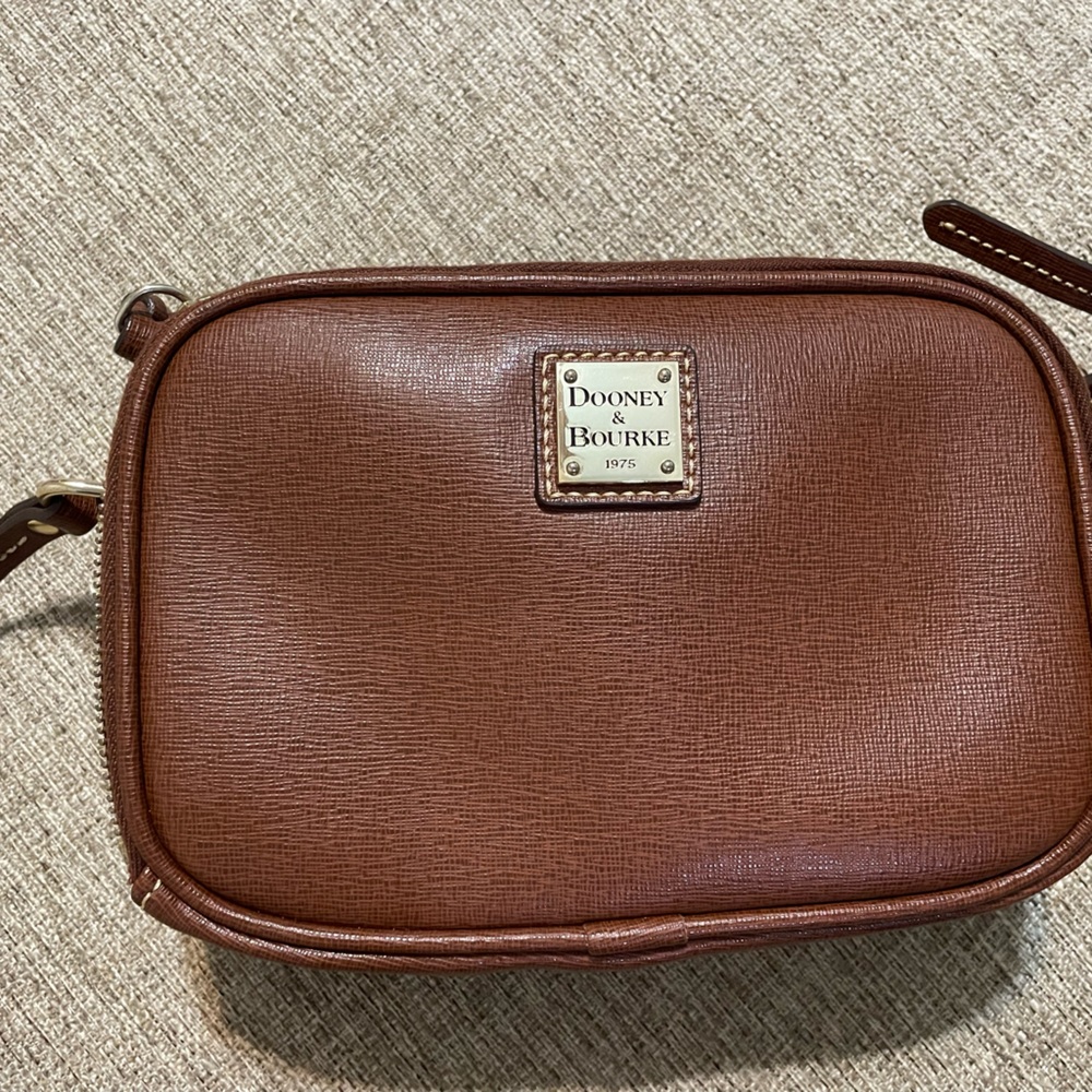 Dooney & Bourke Saffiano Sawyer shoulder bag